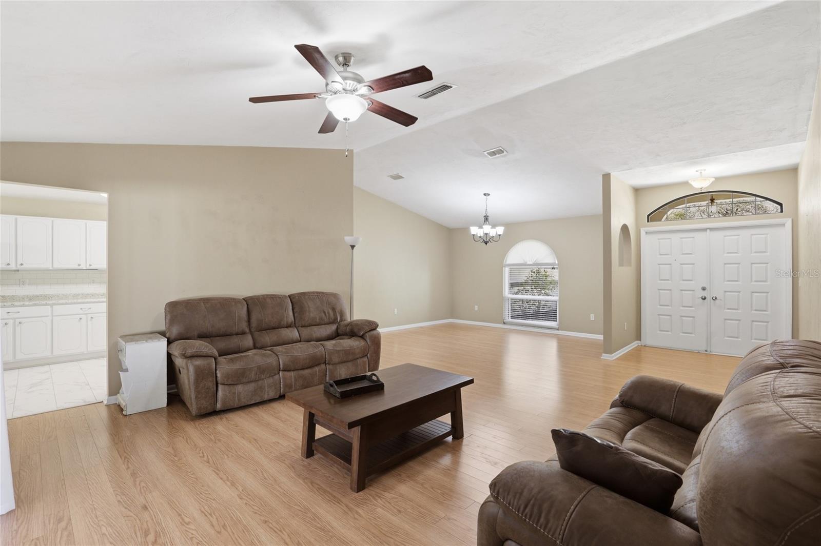 611 NE 10TH BLVD, WILLISTON, FL, 32696