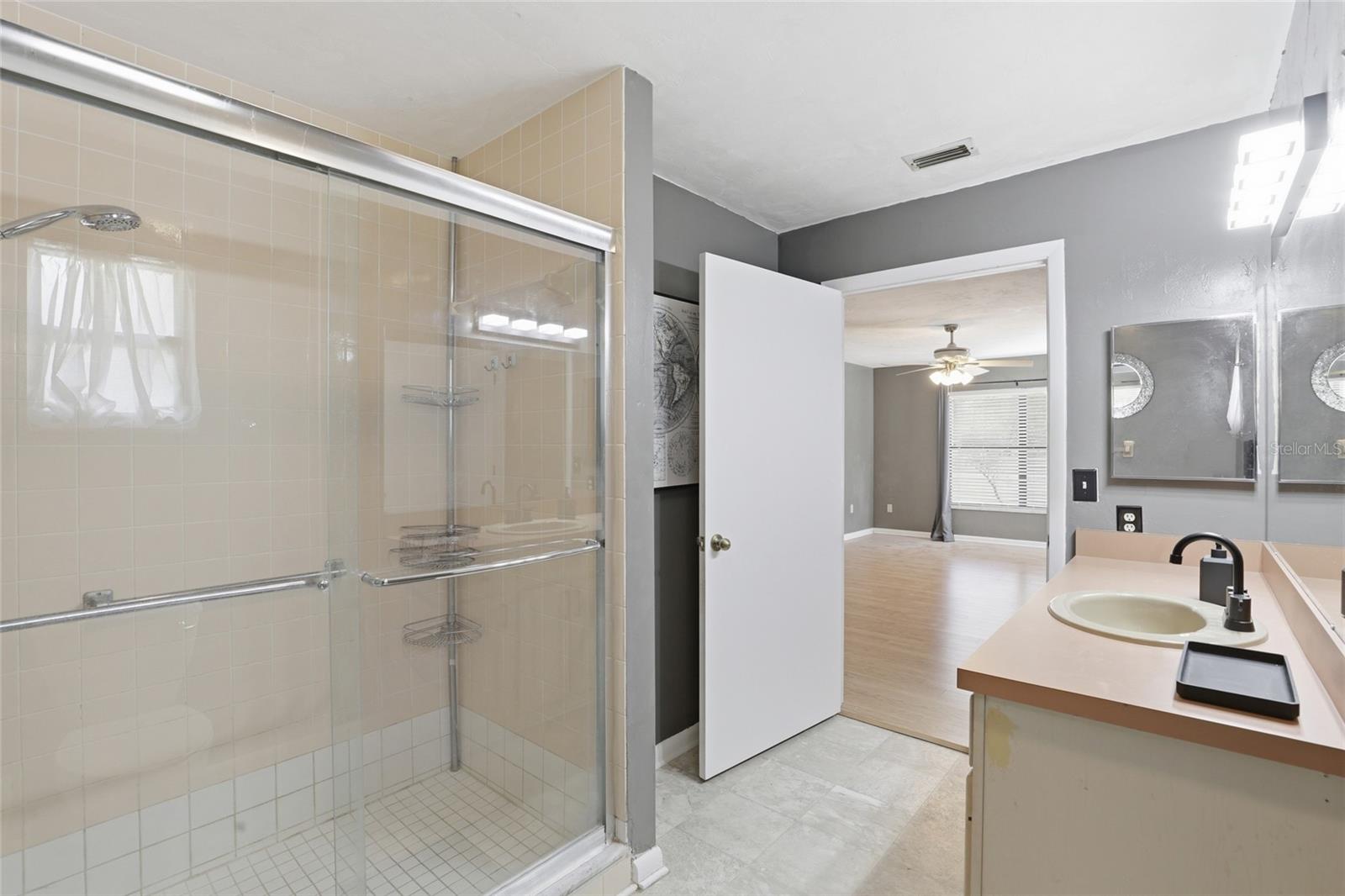 611 NE 10TH BLVD, WILLISTON, FL, 32696