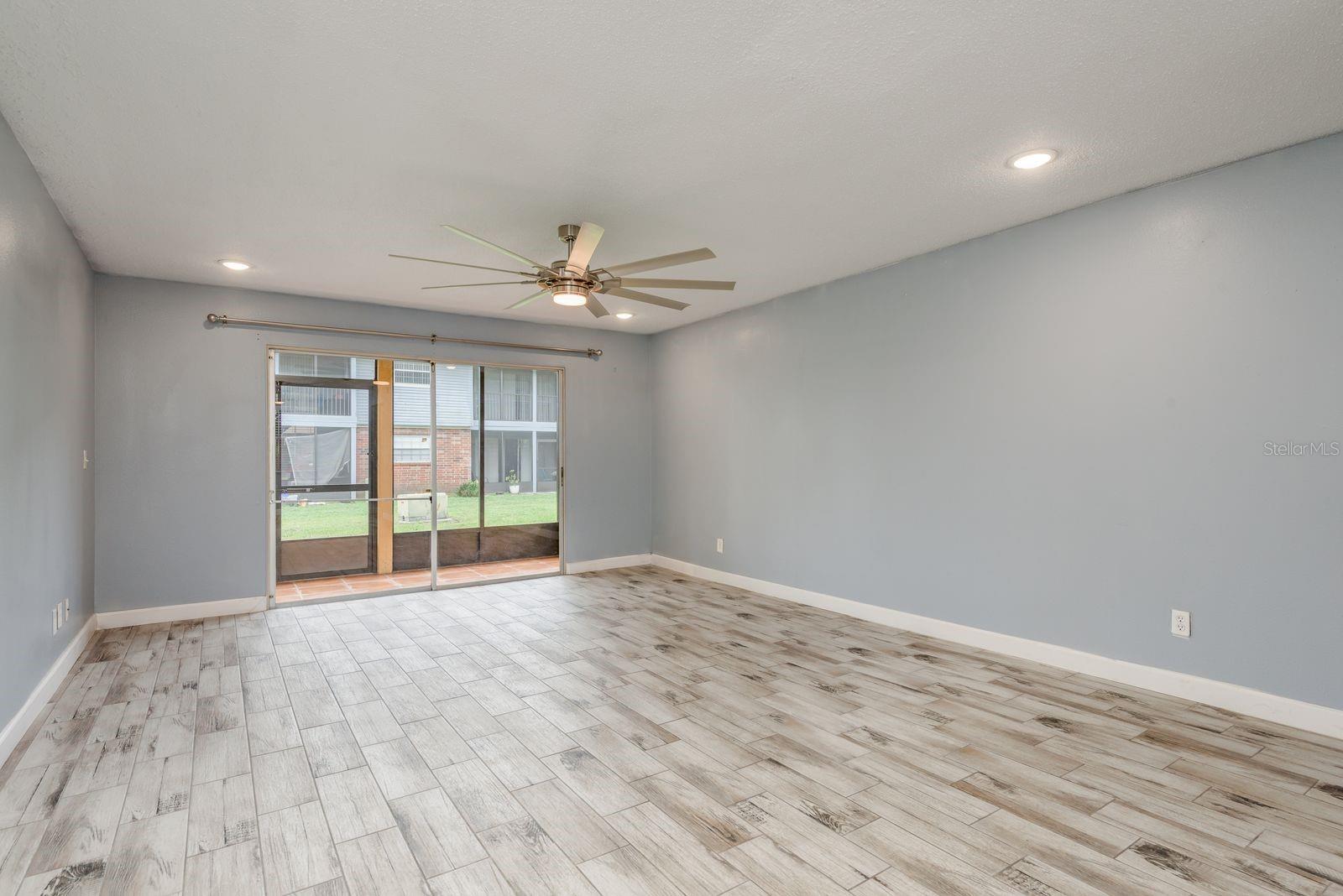 200 COUNTRY CLUB DR #701, LARGO, FL, 33771