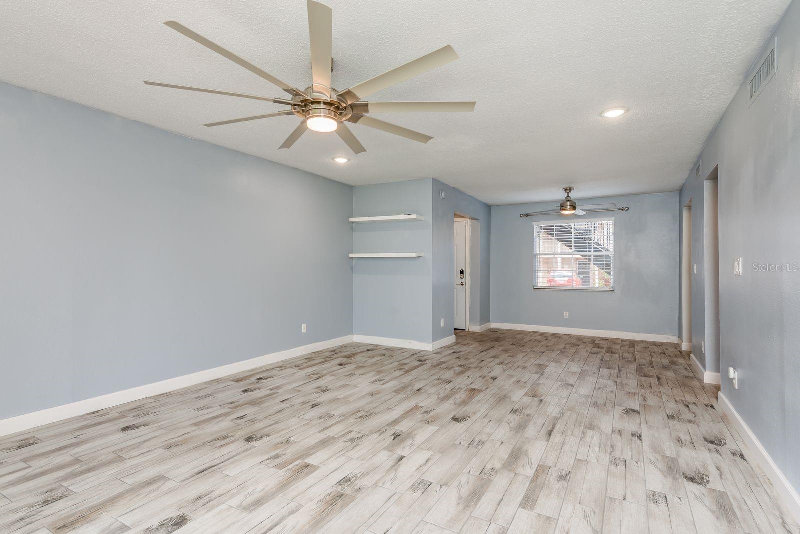 200 COUNTRY CLUB DR #701, LARGO, FL, 33771