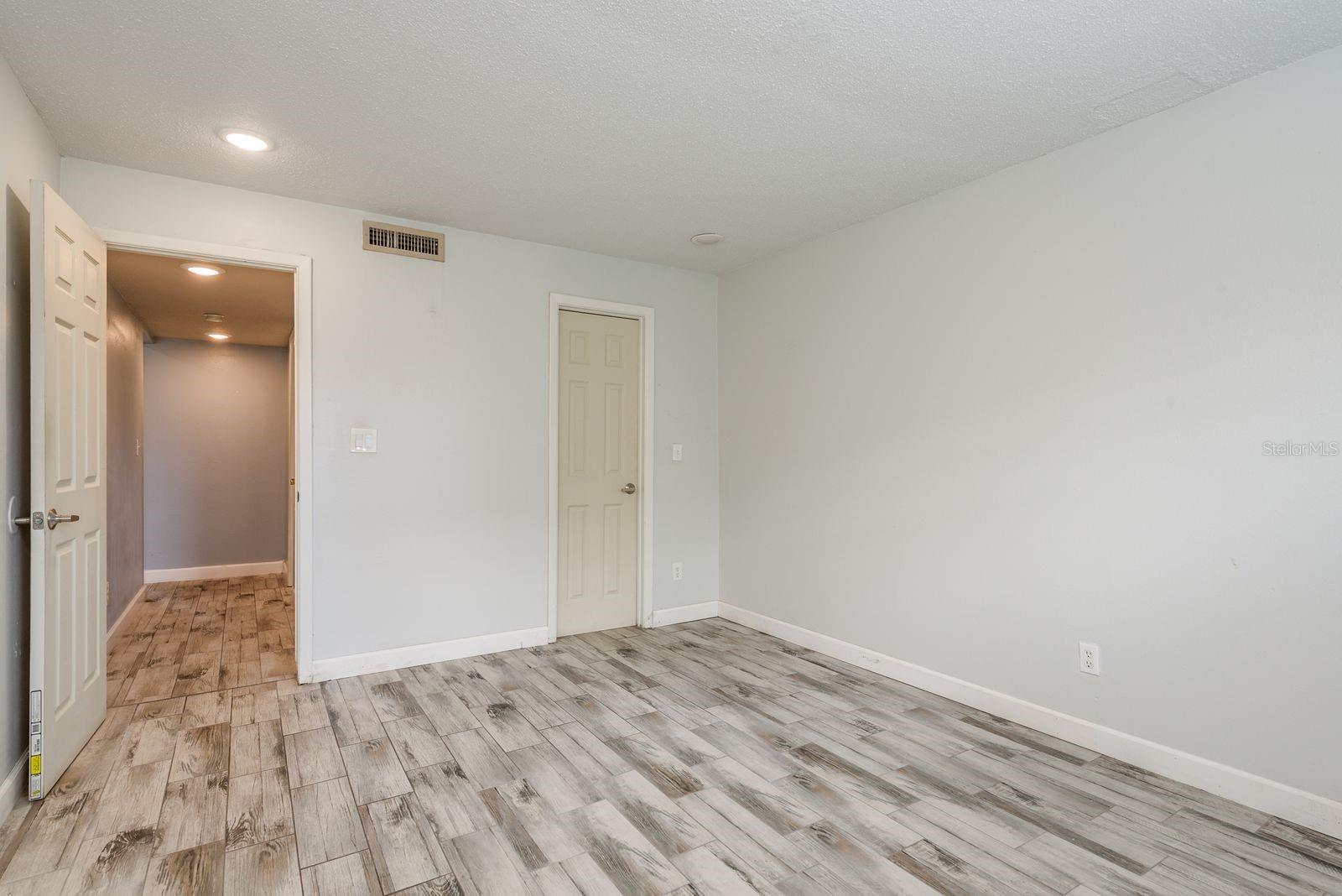200 COUNTRY CLUB DR #701, LARGO, FL, 33771