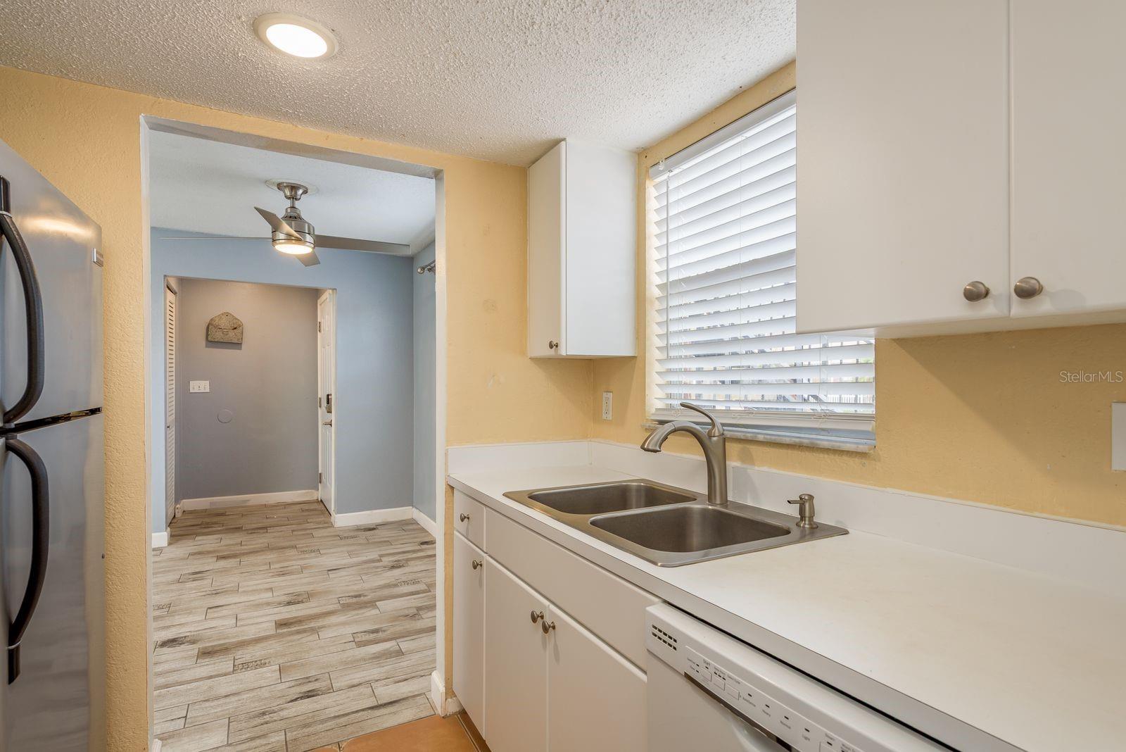200 COUNTRY CLUB DR #701, LARGO, FL, 33771