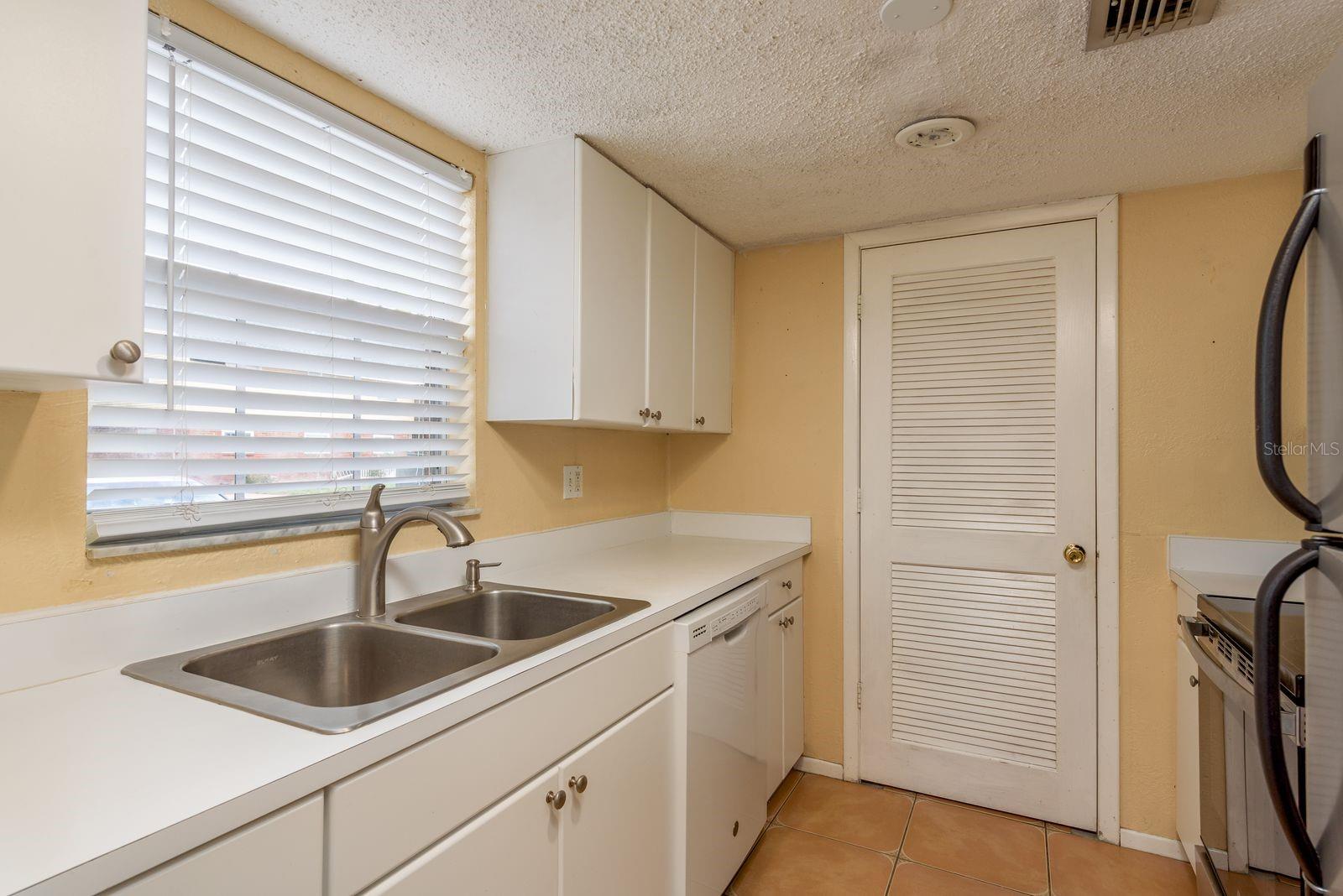 200 COUNTRY CLUB DR #701, LARGO, FL, 33771
