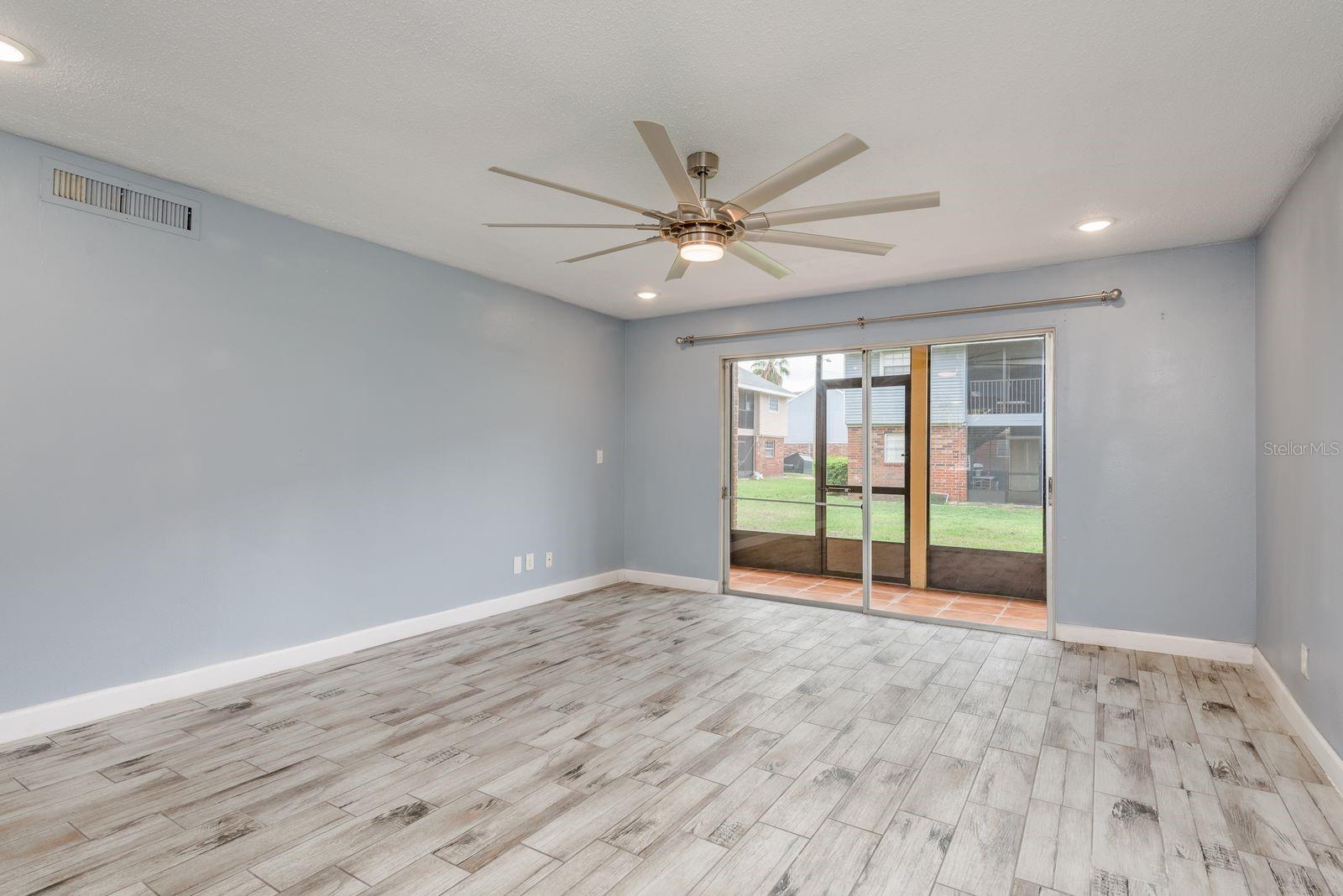 200 COUNTRY CLUB DR #701, LARGO, FL, 33771