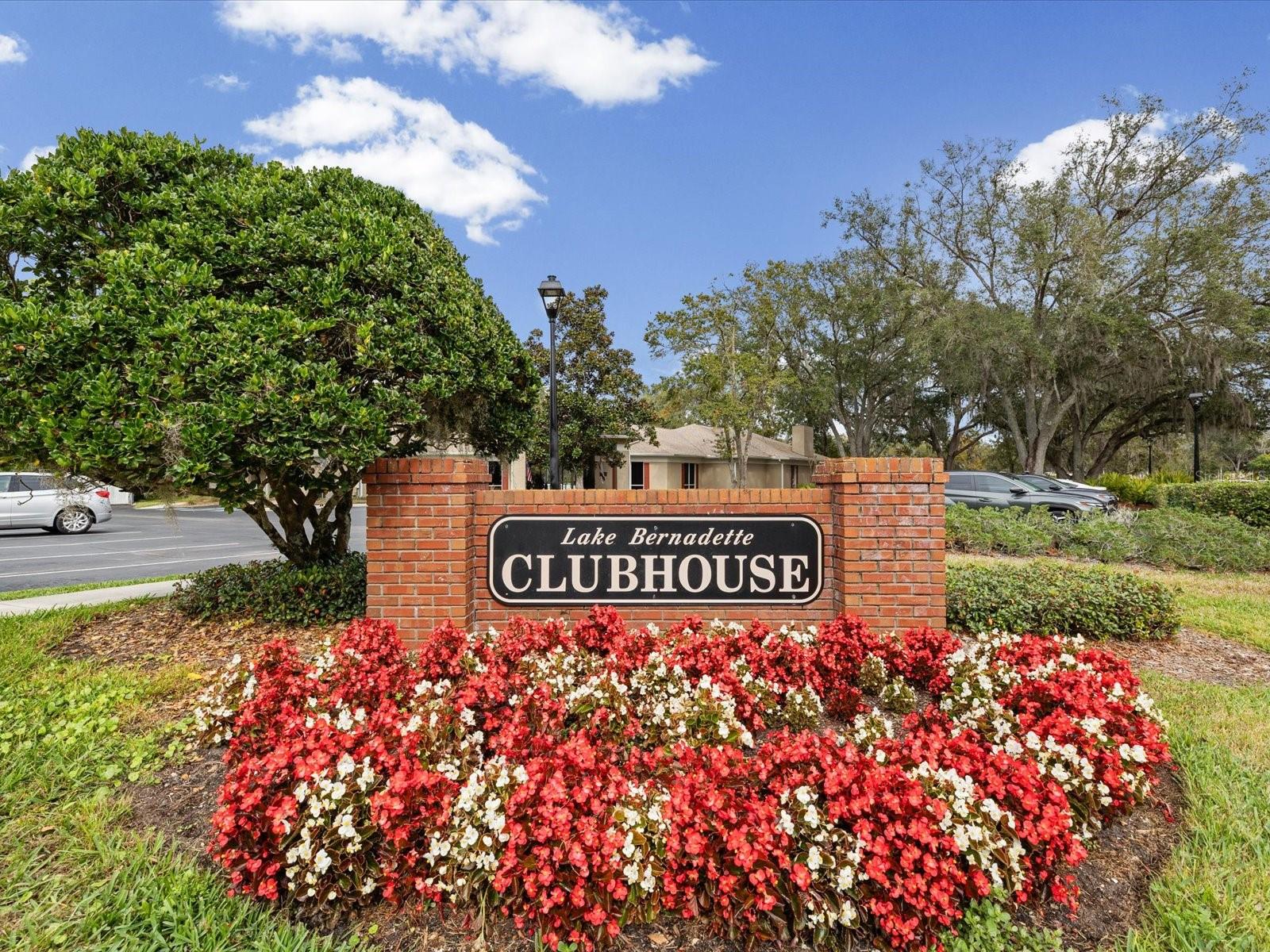 5235 POND VIEW CT, ZEPHYRHILLS, FL, 33541