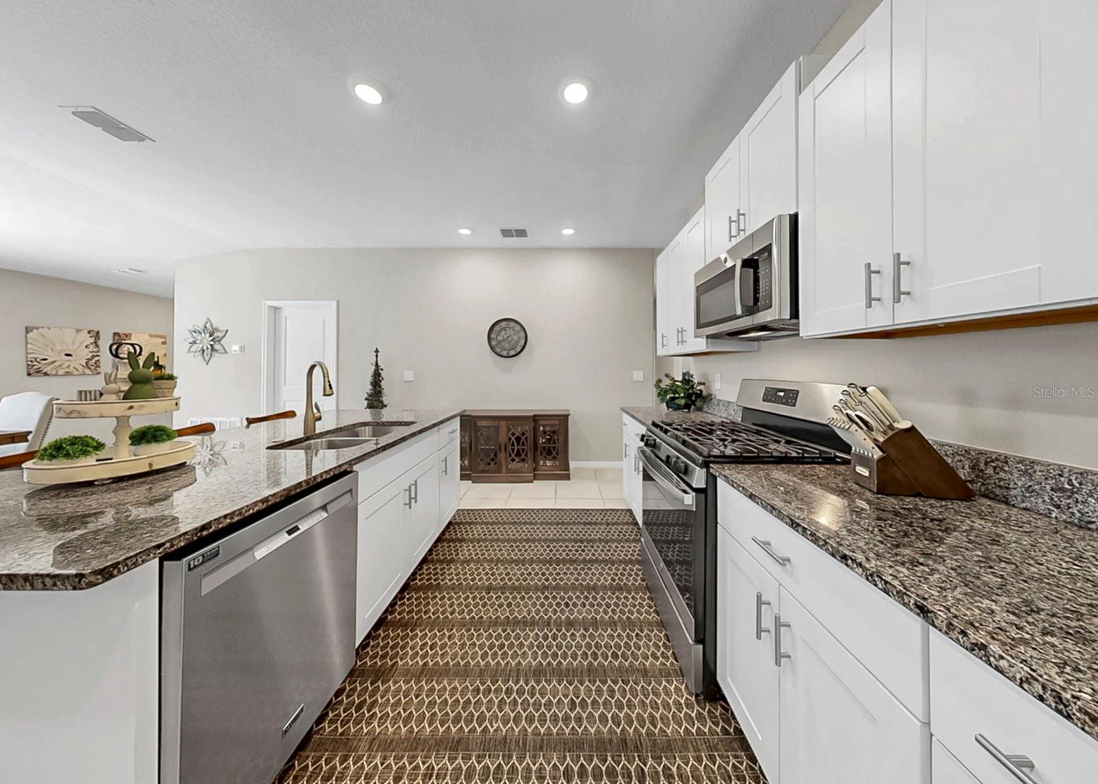 9341 CHANNING HILL DR, SUN CITY CENTER, FL, 33573