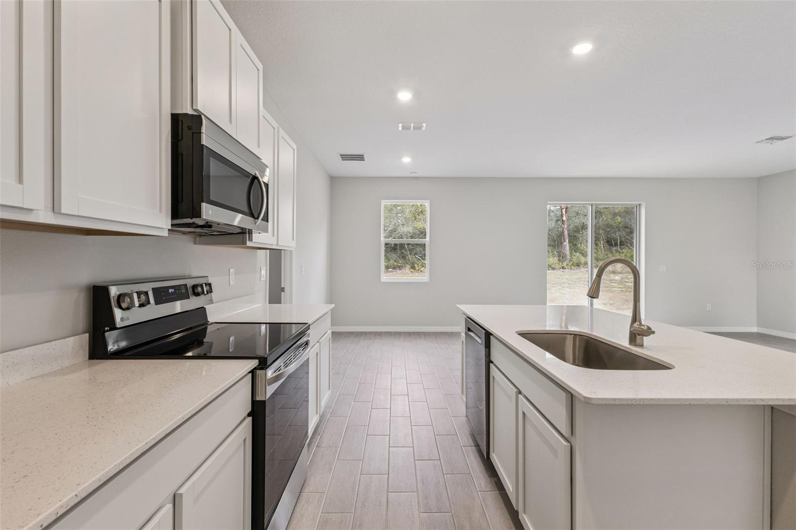 393 MARION OAKS GOLF RD, OCALA, FL, 34473