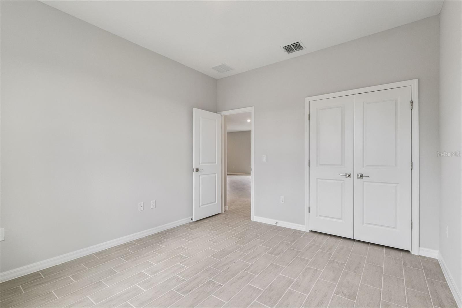 393 MARION OAKS GOLF RD, OCALA, FL, 34473