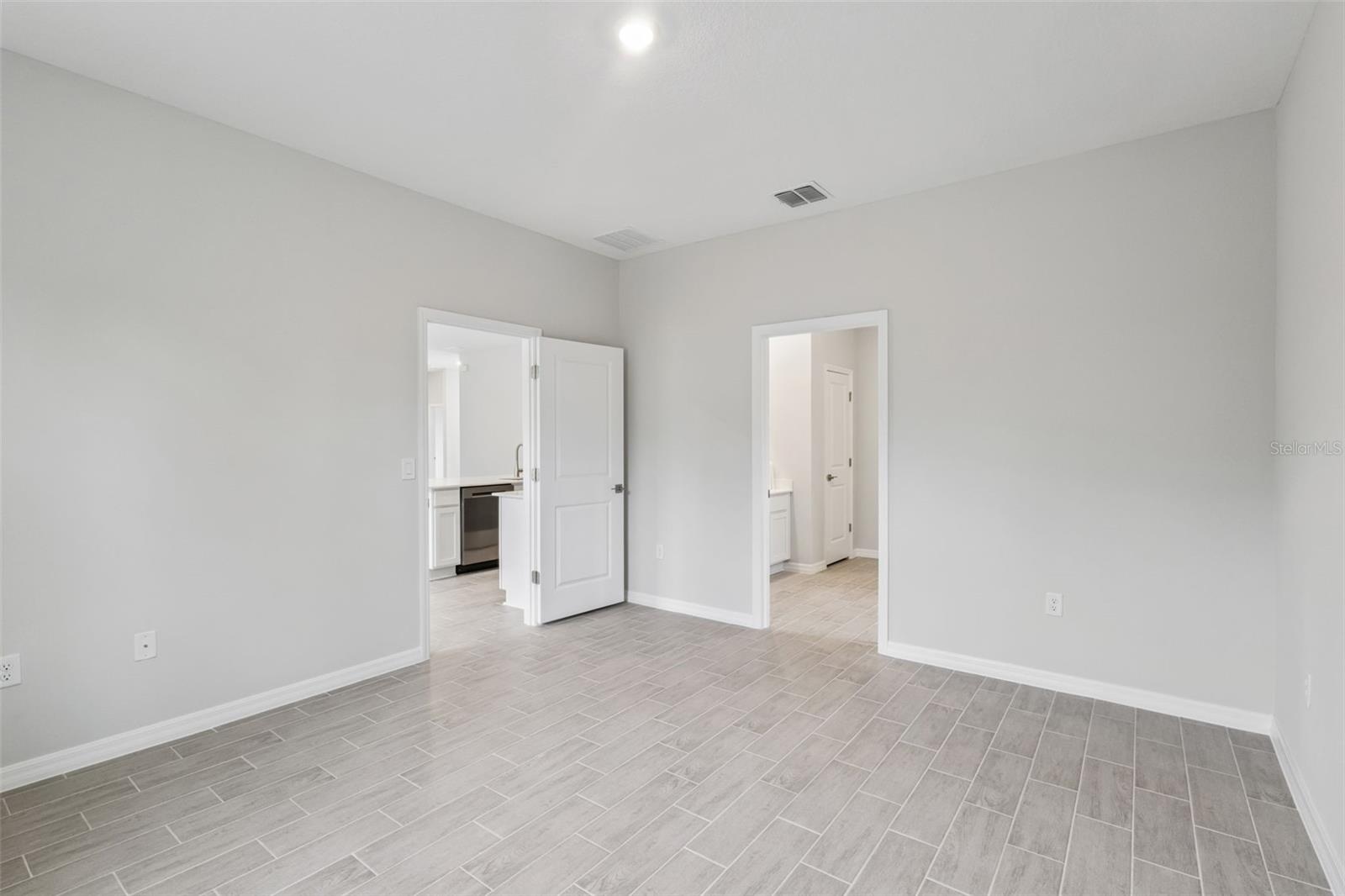 393 MARION OAKS GOLF RD, OCALA, FL, 34473