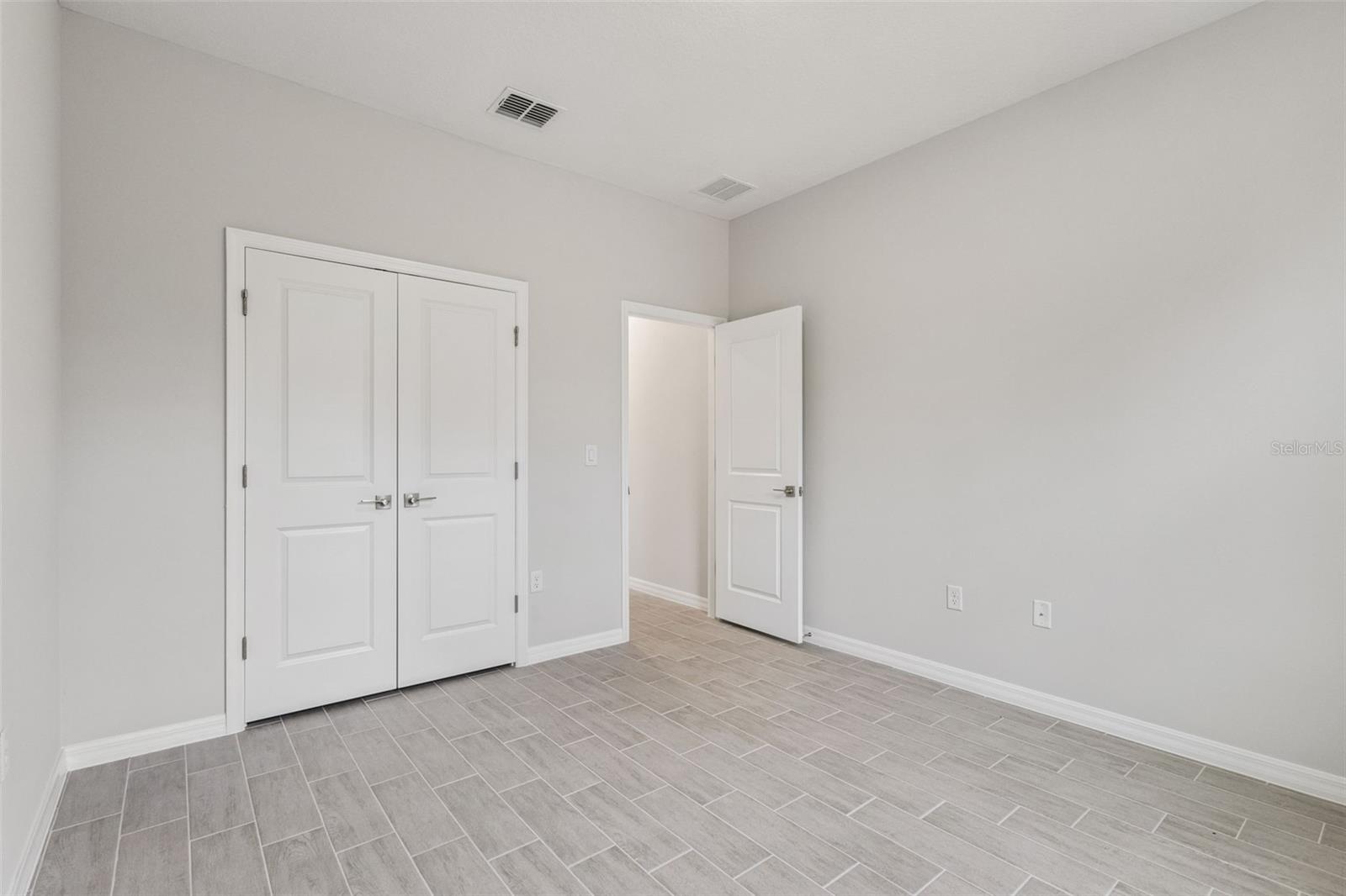 393 MARION OAKS GOLF RD, OCALA, FL, 34473