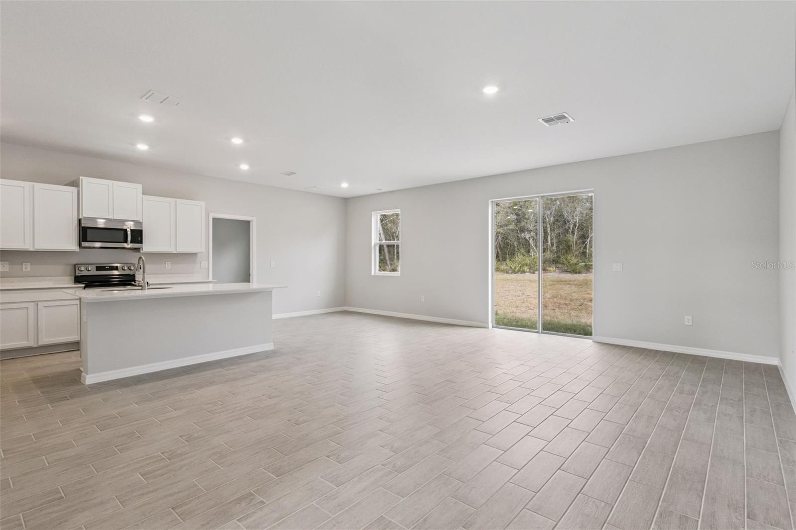 393 MARION OAKS GOLF RD, OCALA, FL, 34473