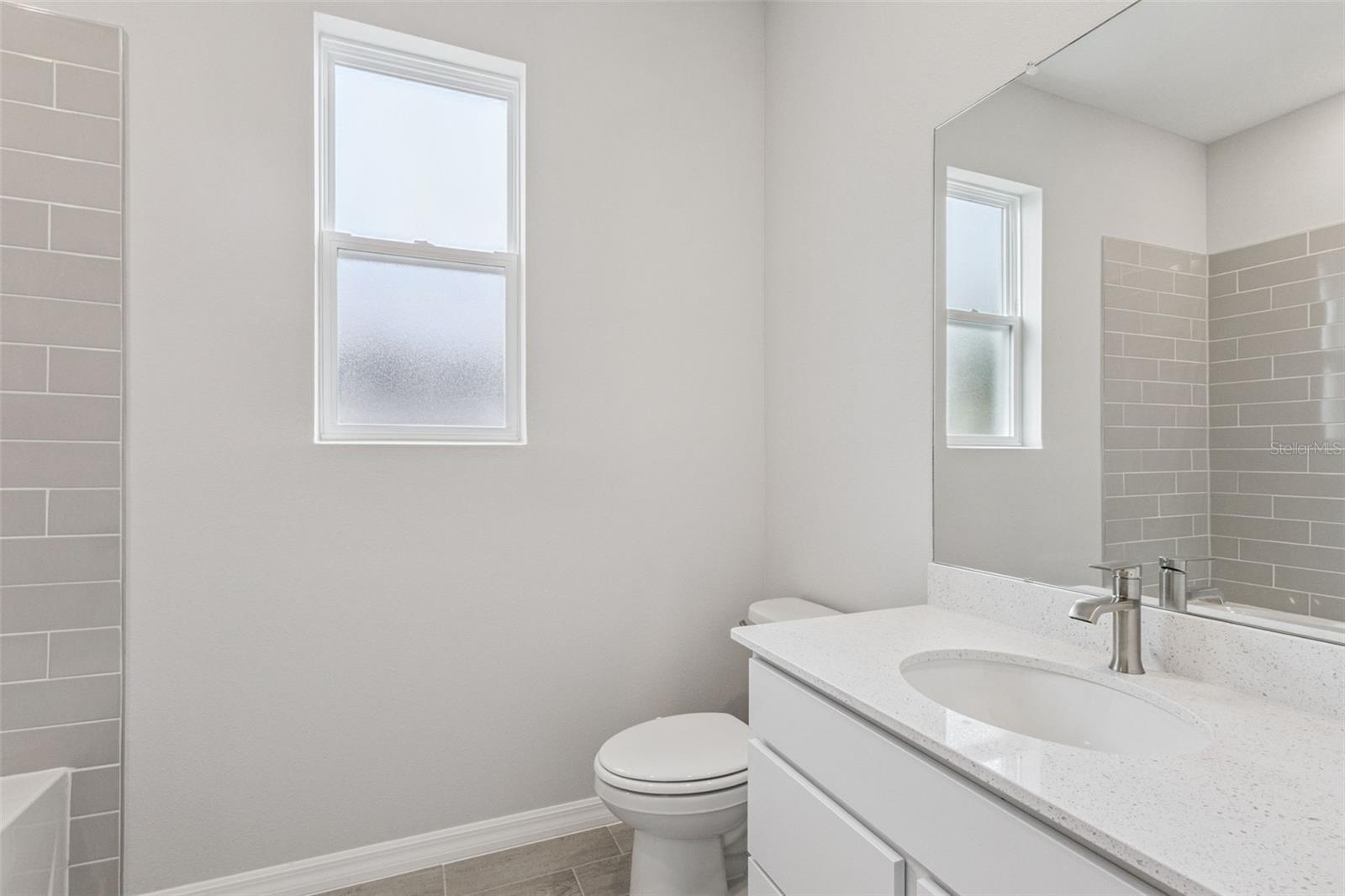 393 MARION OAKS GOLF RD, OCALA, FL, 34473