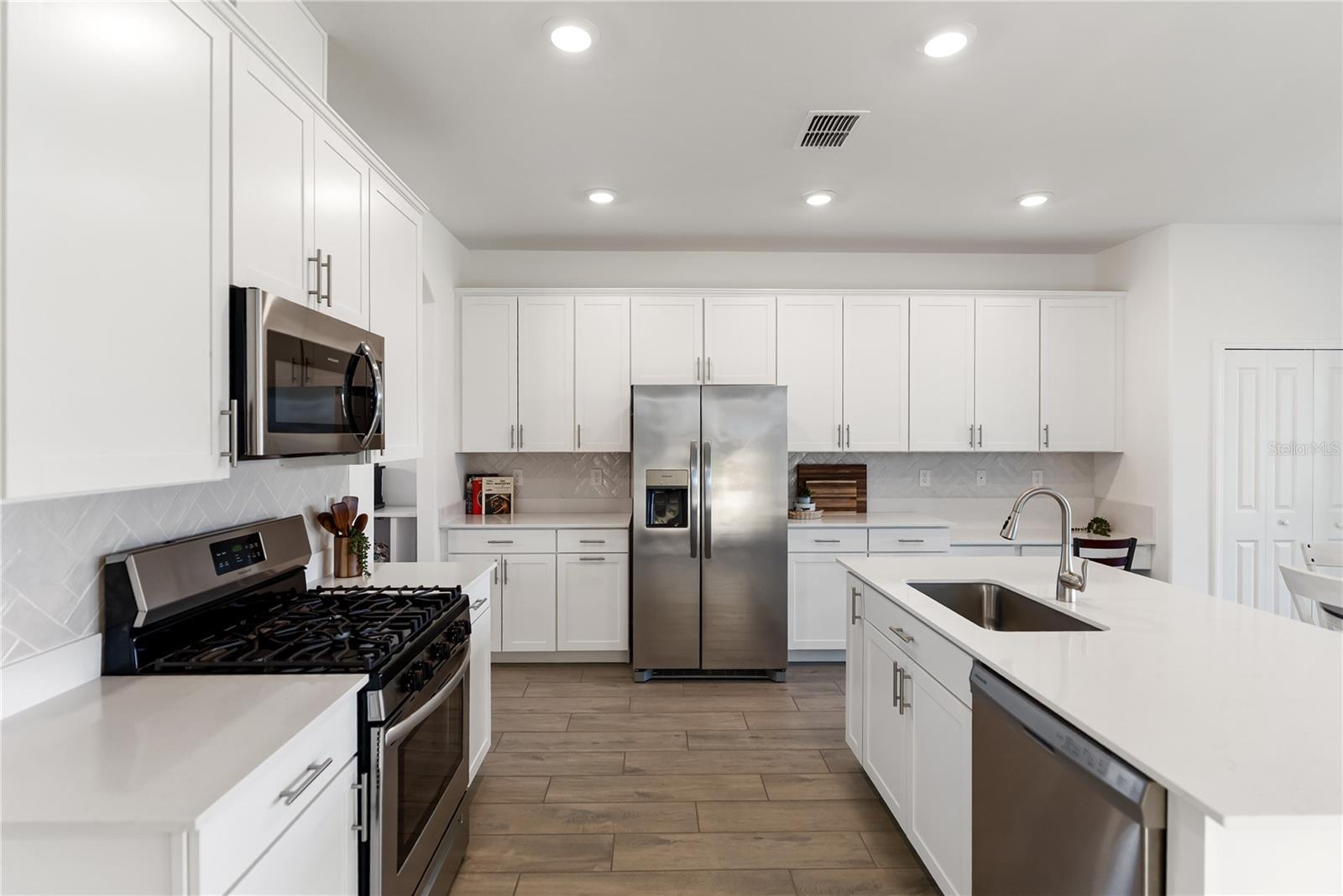 5221 BLUE CRUSH ST, BRADENTON, FL, 34211