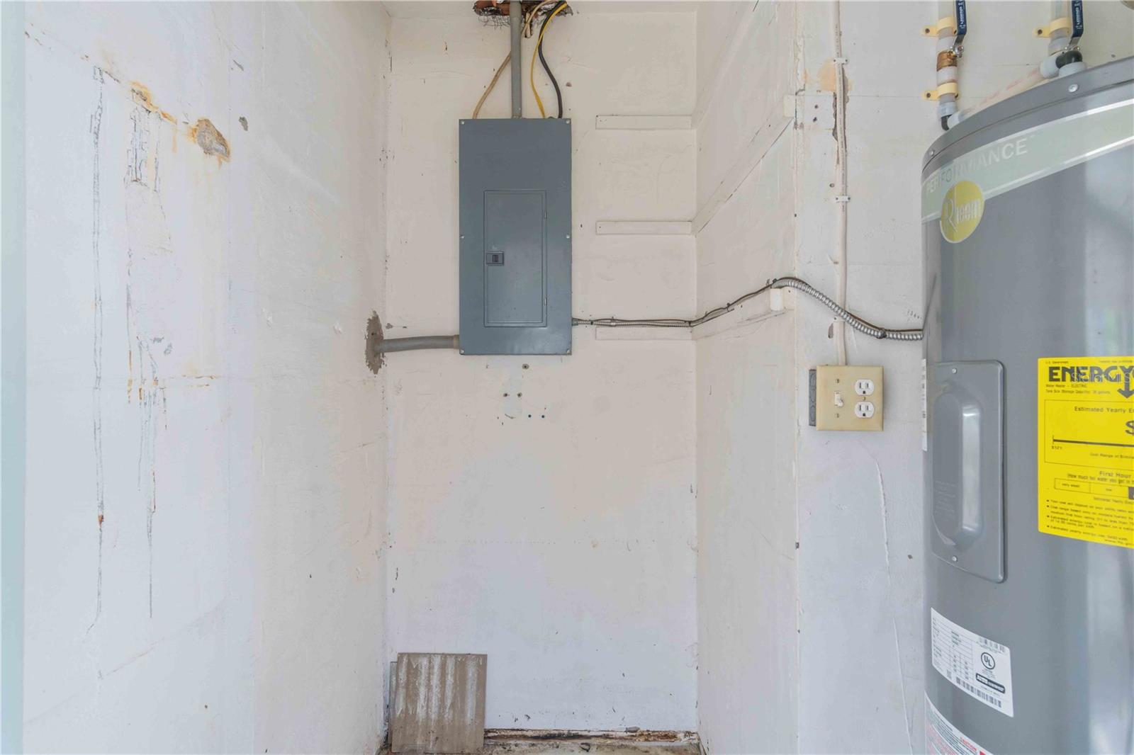 721 DALTON BLVD, PORT CHARLOTTE, FL, 33952