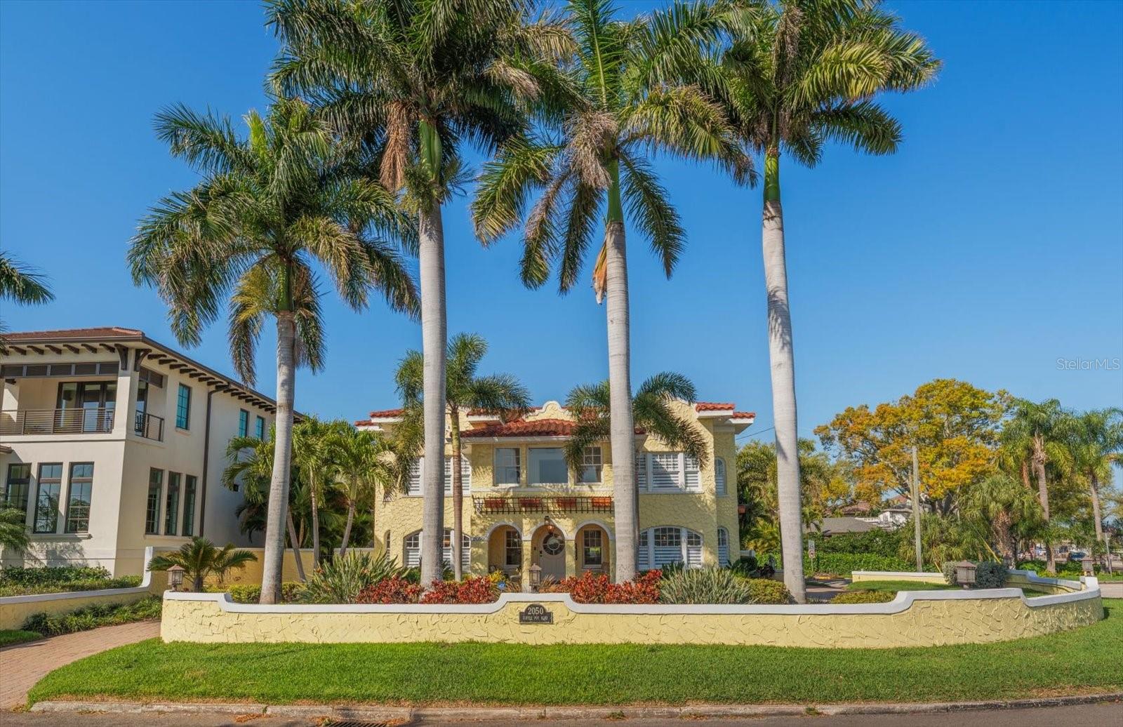 2050 COFFEE POT BLVD NE, ST PETERSBURG, FL, 33704