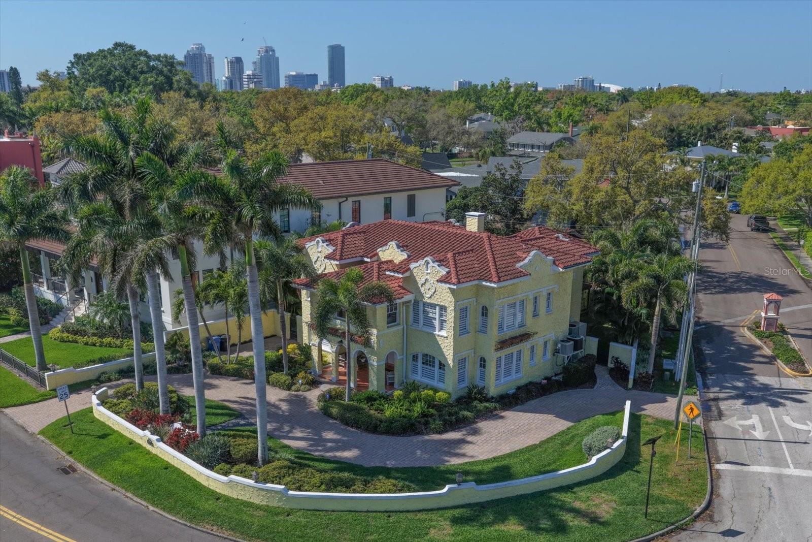 2050 COFFEE POT BLVD NE, ST PETERSBURG, FL, 33704