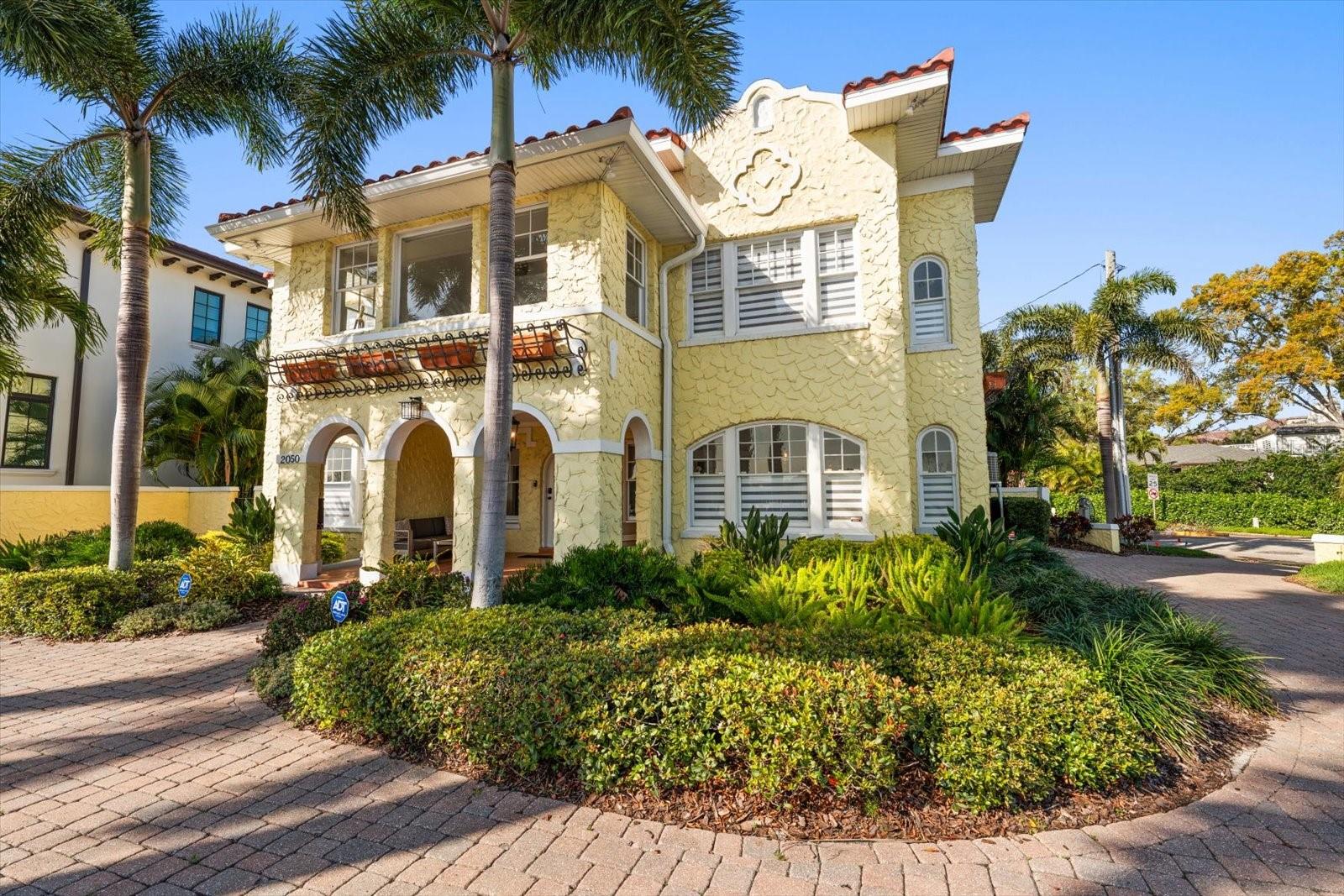 2050 COFFEE POT BLVD NE, ST PETERSBURG, FL, 33704