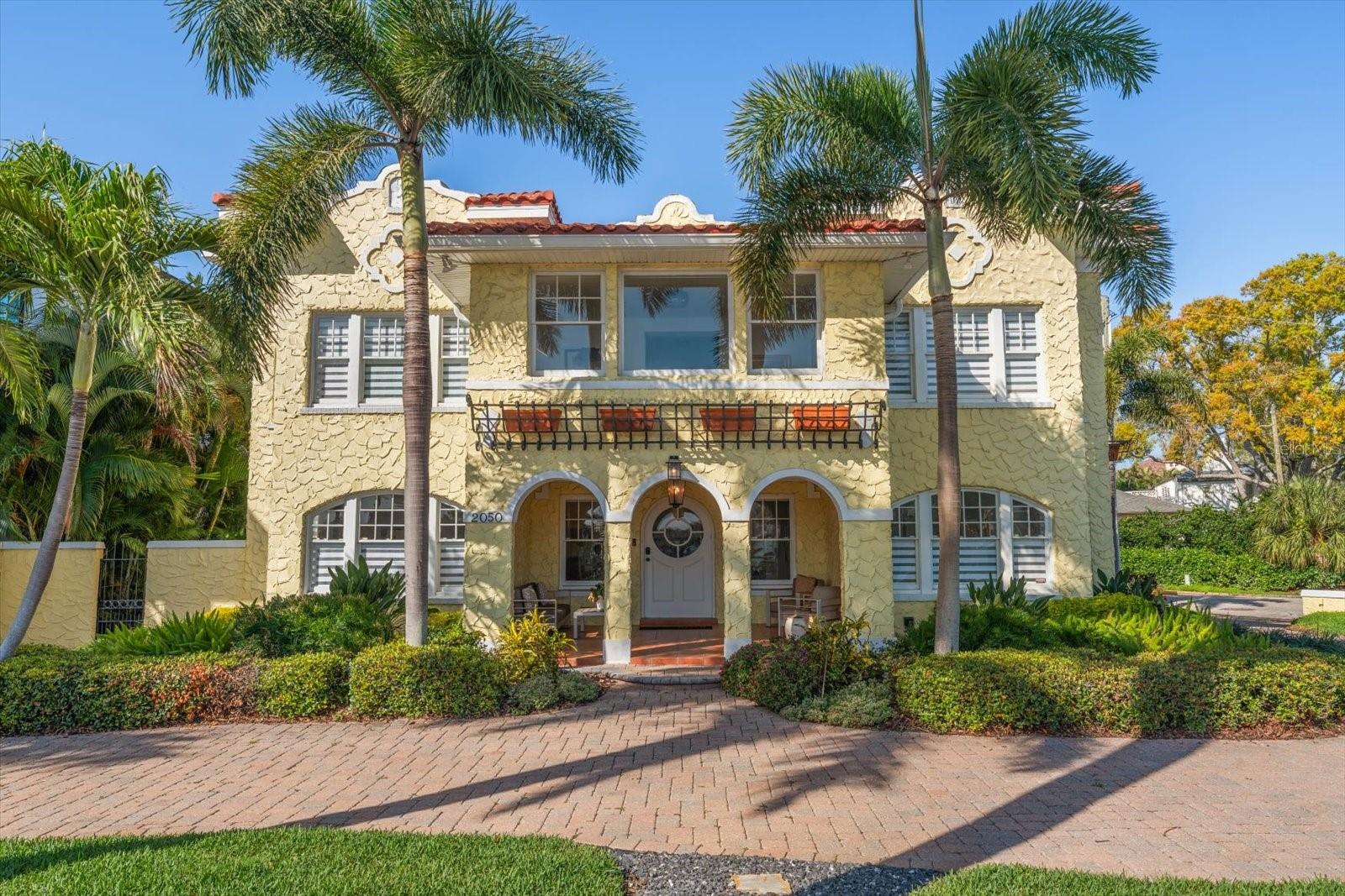 2050 COFFEE POT BLVD NE, ST PETERSBURG, FL, 33704
