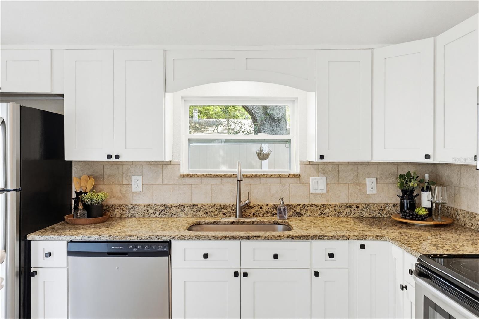 1220 ORANGE AVE, DUNEDIN, FL, 34698