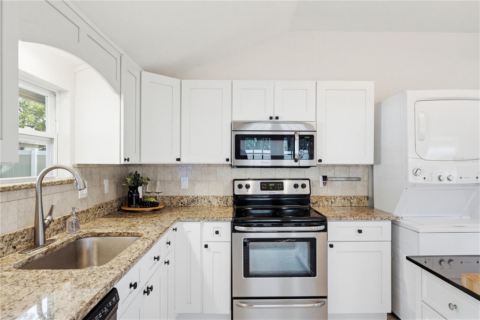 1220 ORANGE AVE, DUNEDIN, FL, 34698