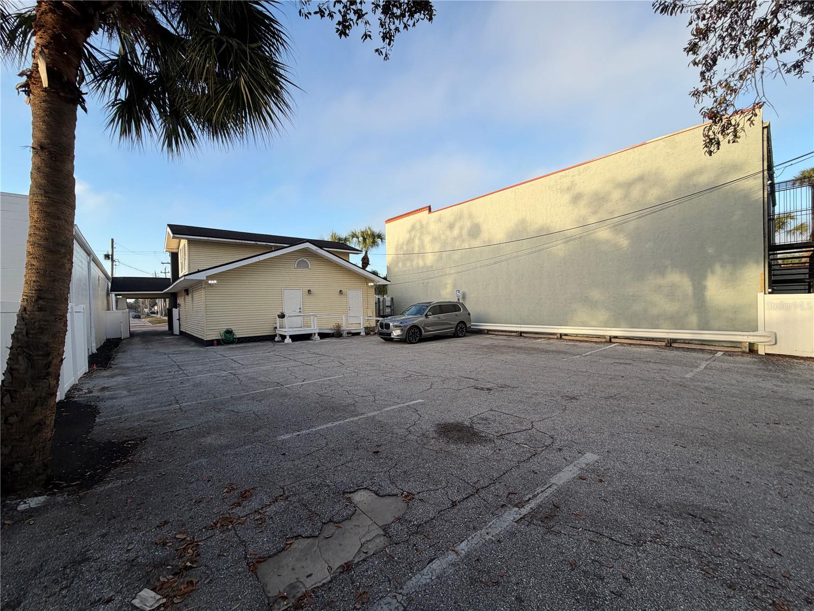 2001 W KENNEDY BLVD, TAMPA, FL, 33606