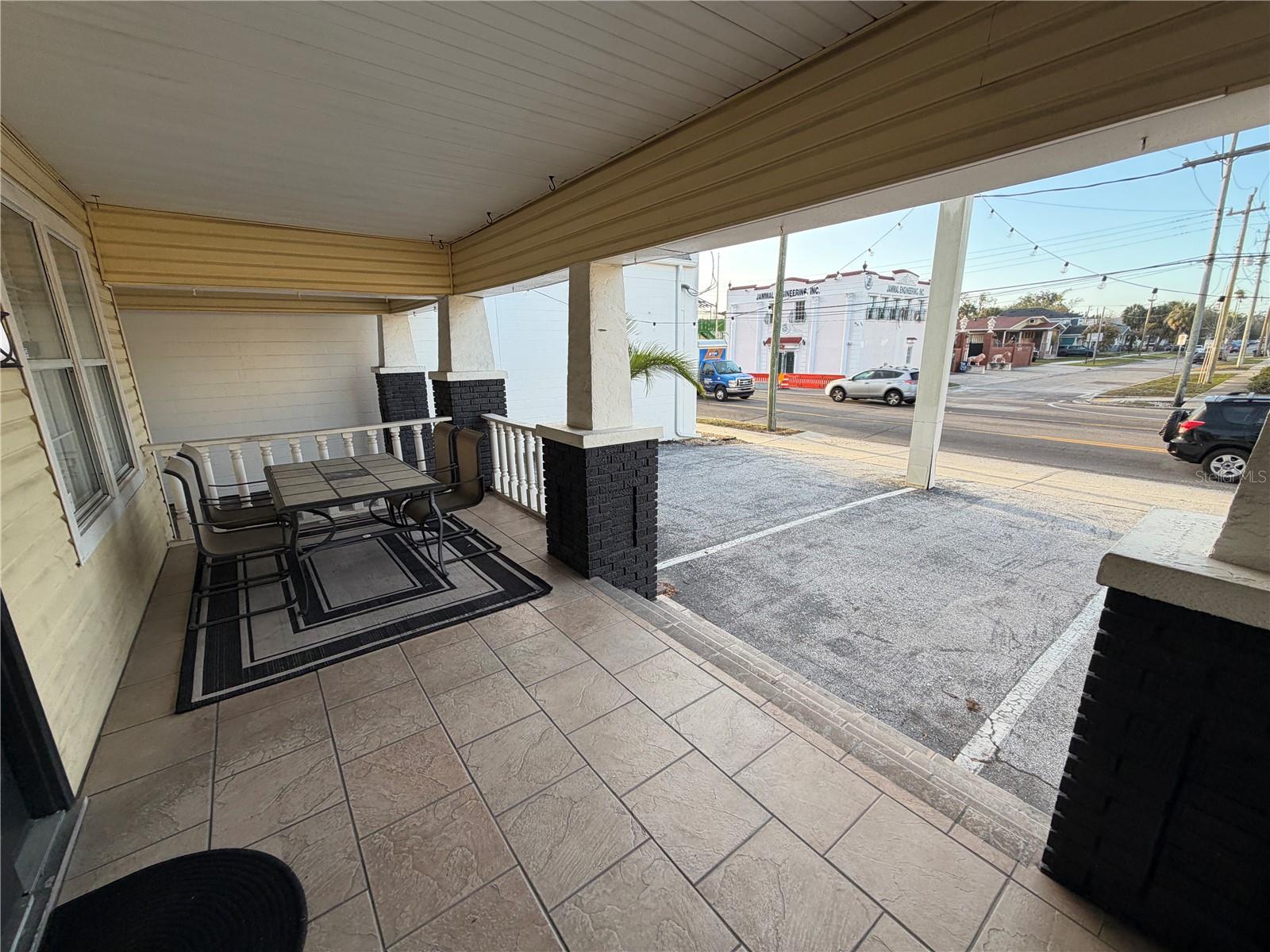 2001 W KENNEDY BLVD, TAMPA, FL, 33606