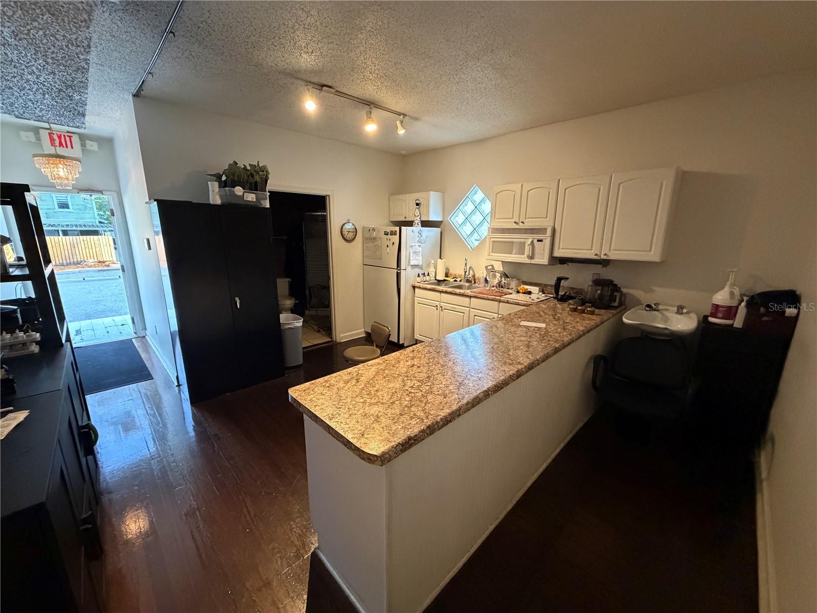 2001 W KENNEDY BLVD, TAMPA, FL, 33606