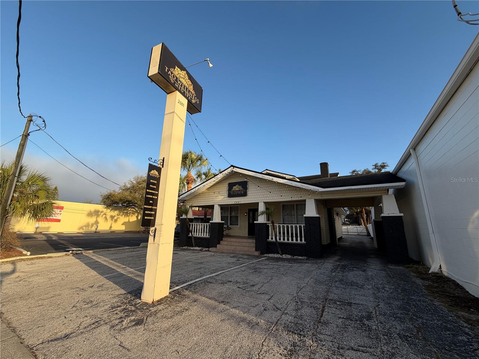 2001 W KENNEDY BLVD, TAMPA, FL, 33606