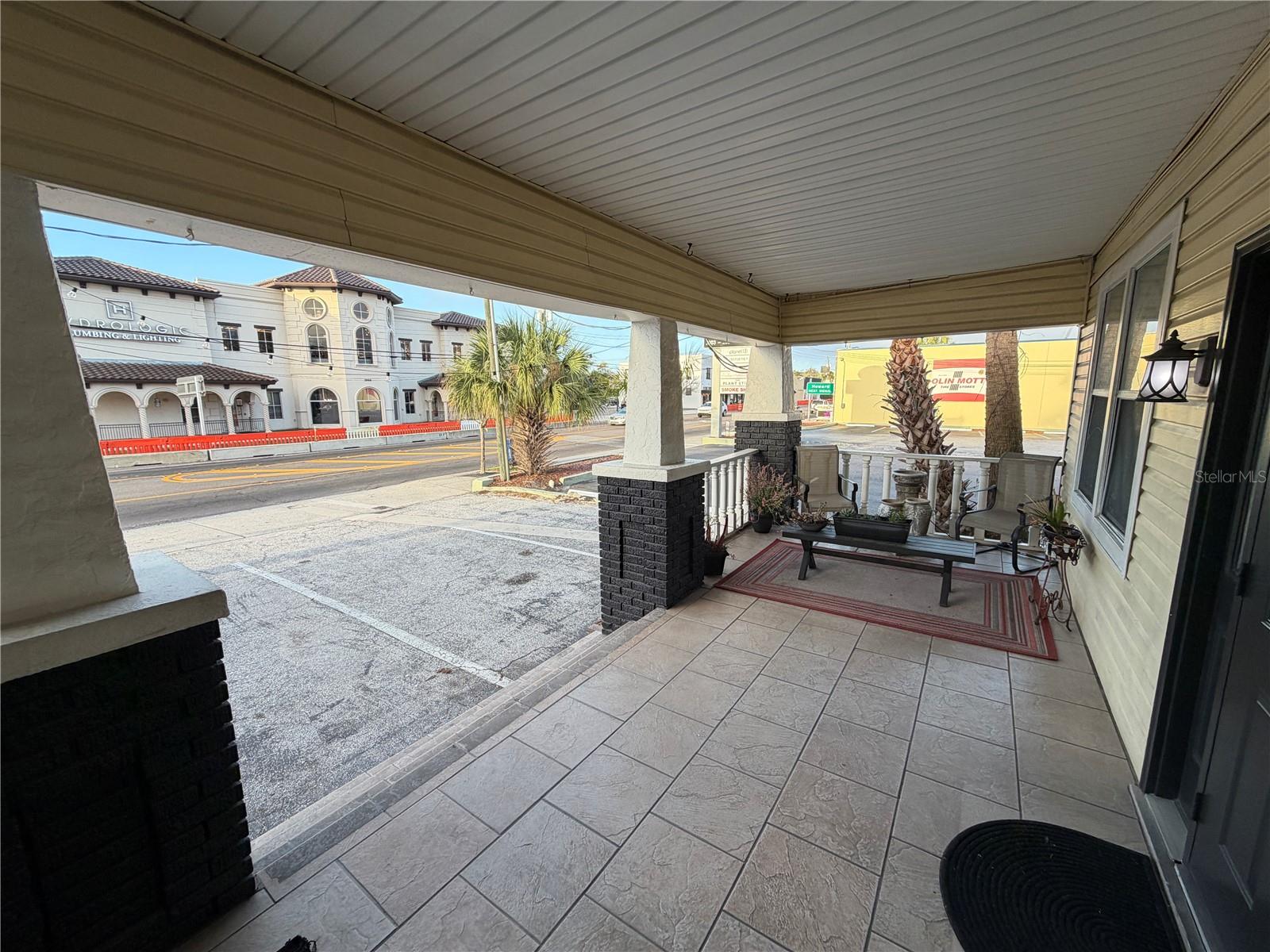 2001 W KENNEDY BLVD, TAMPA, FL, 33606