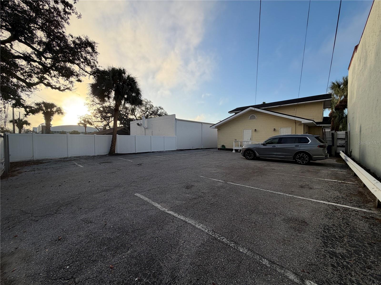 2001 W KENNEDY BLVD, TAMPA, FL, 33606