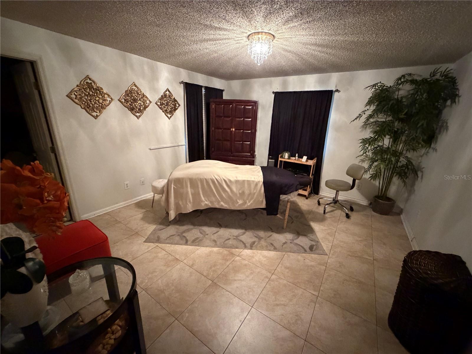 2001 W KENNEDY BLVD, TAMPA, FL, 33606