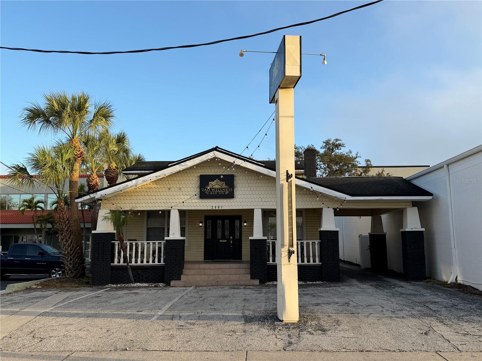 2001 W KENNEDY BLVD, TAMPA, FL, 33606