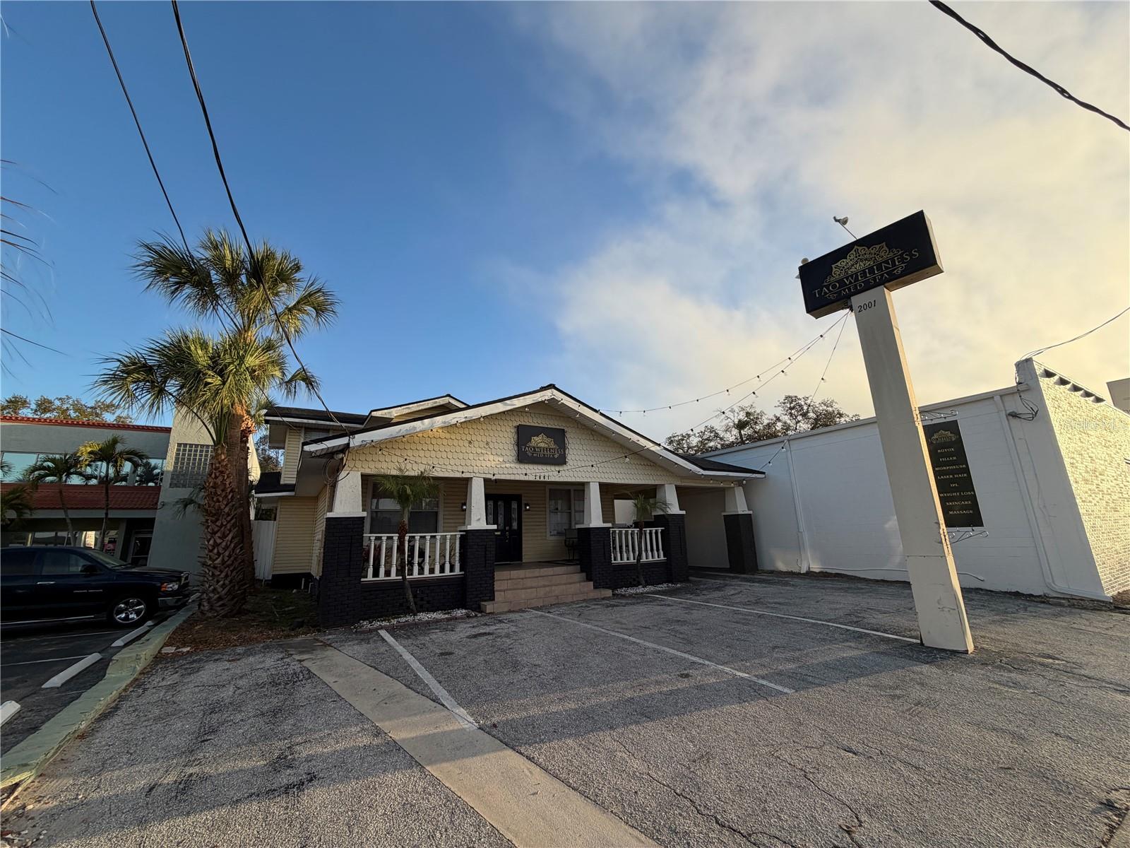 2001 W KENNEDY BLVD, TAMPA, FL, 33606