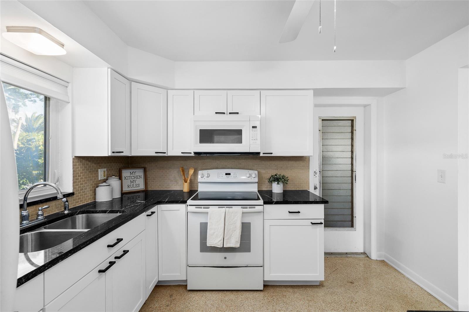 1048 CHARLES ST, CLEARWATER, FL, 33755
