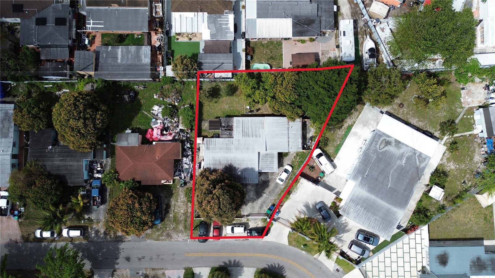 9590 NW 33RD AVE, MIAMI, FL, 33147