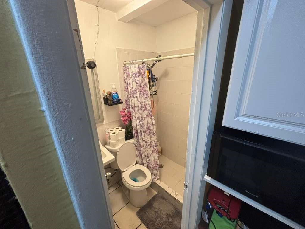 9590 NW 33RD AVE, MIAMI, FL, 33147