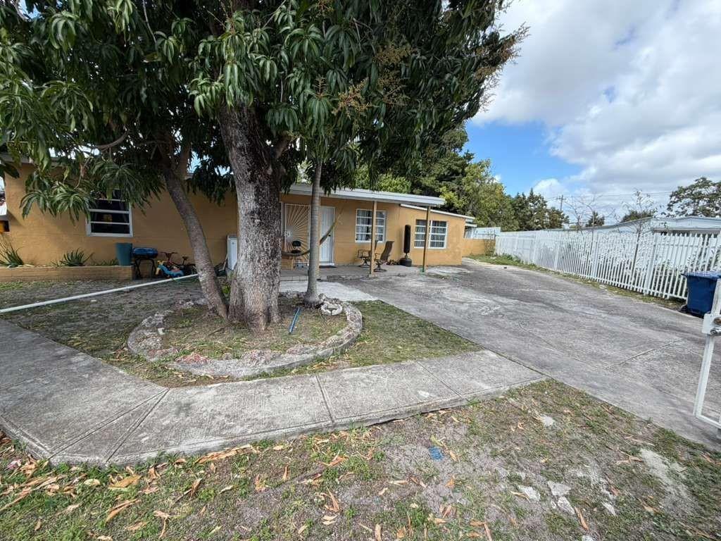 9590 NW 33RD AVE, MIAMI, FL, 33147