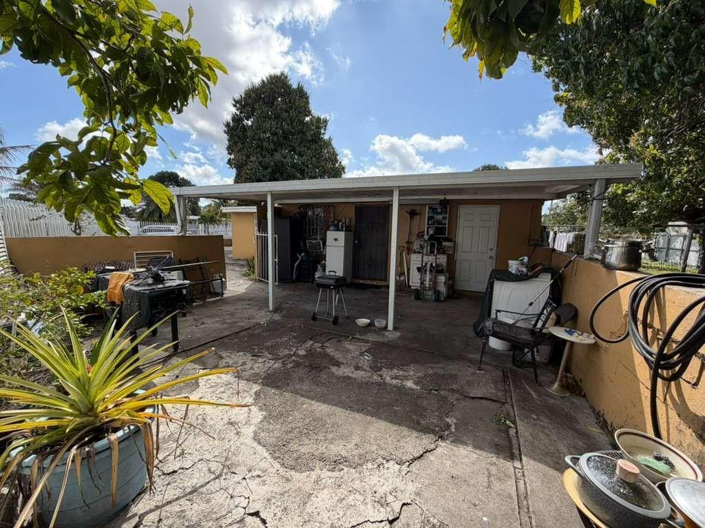 9590 NW 33RD AVE, MIAMI, FL, 33147