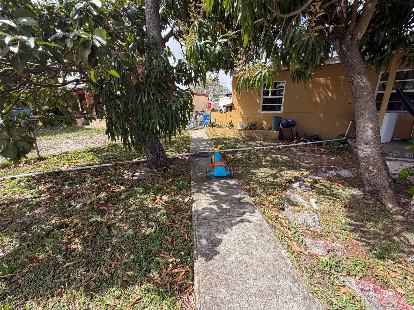 9590 NW 33RD AVE, MIAMI, FL, 33147