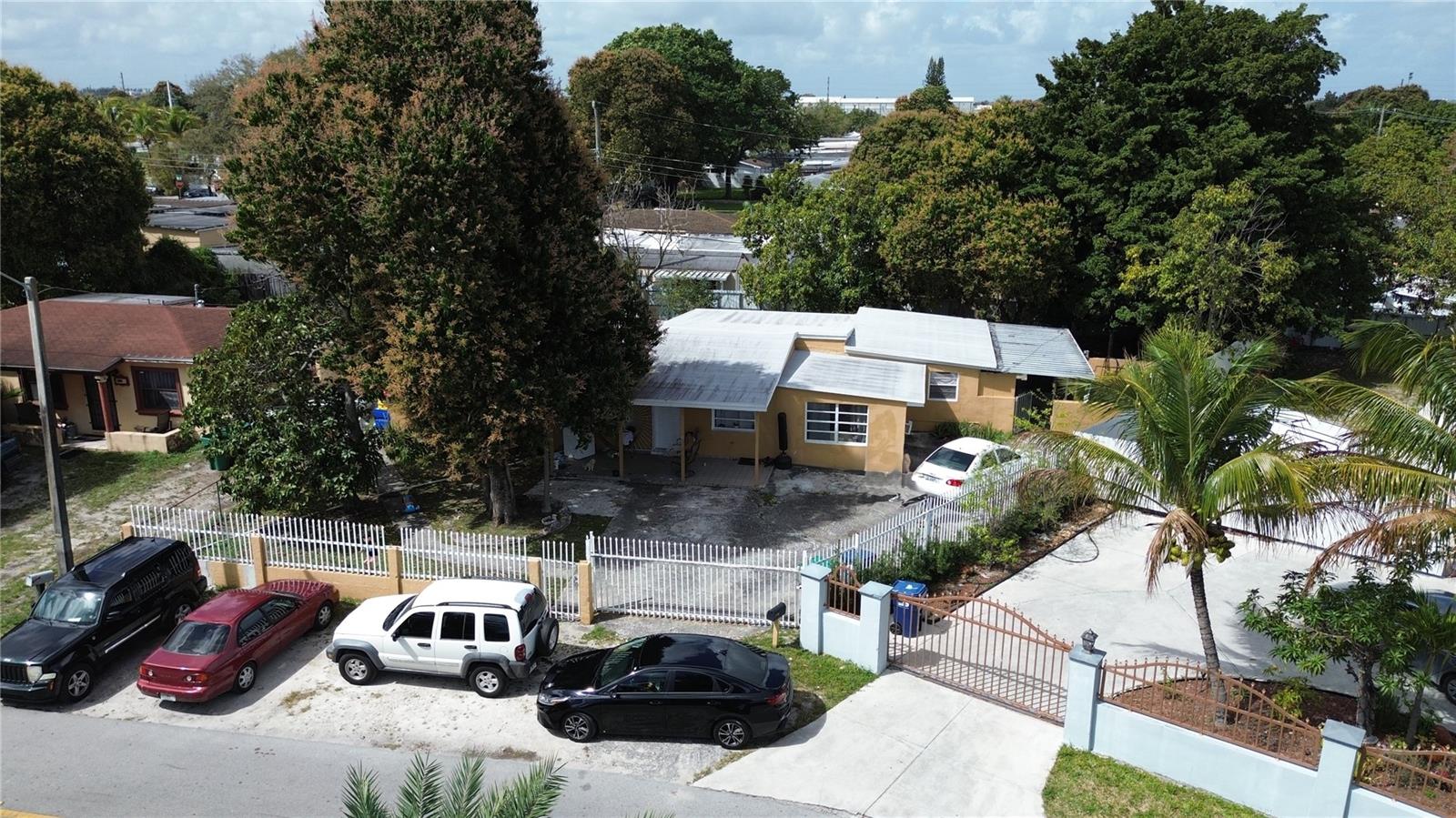 9590 NW 33RD AVE, MIAMI, FL, 33147