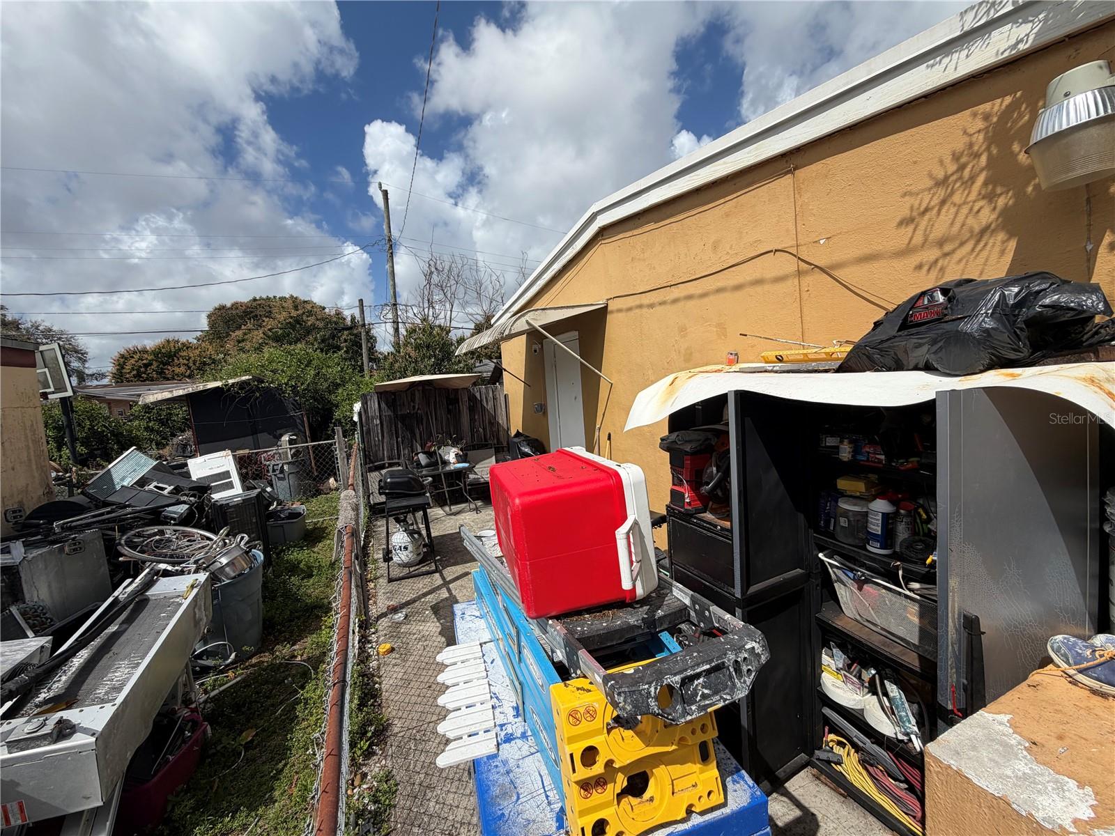 9590 NW 33RD AVE, MIAMI, FL, 33147