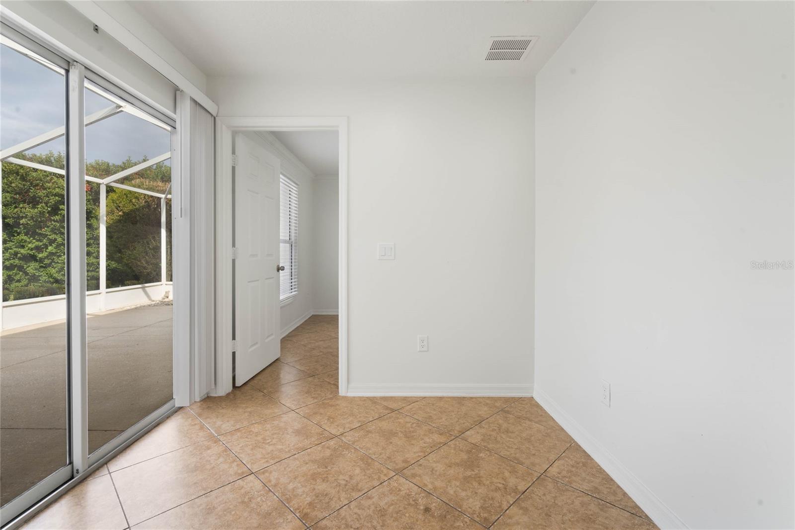 907 WILLOW DR, LEESBURG, FL, 34748