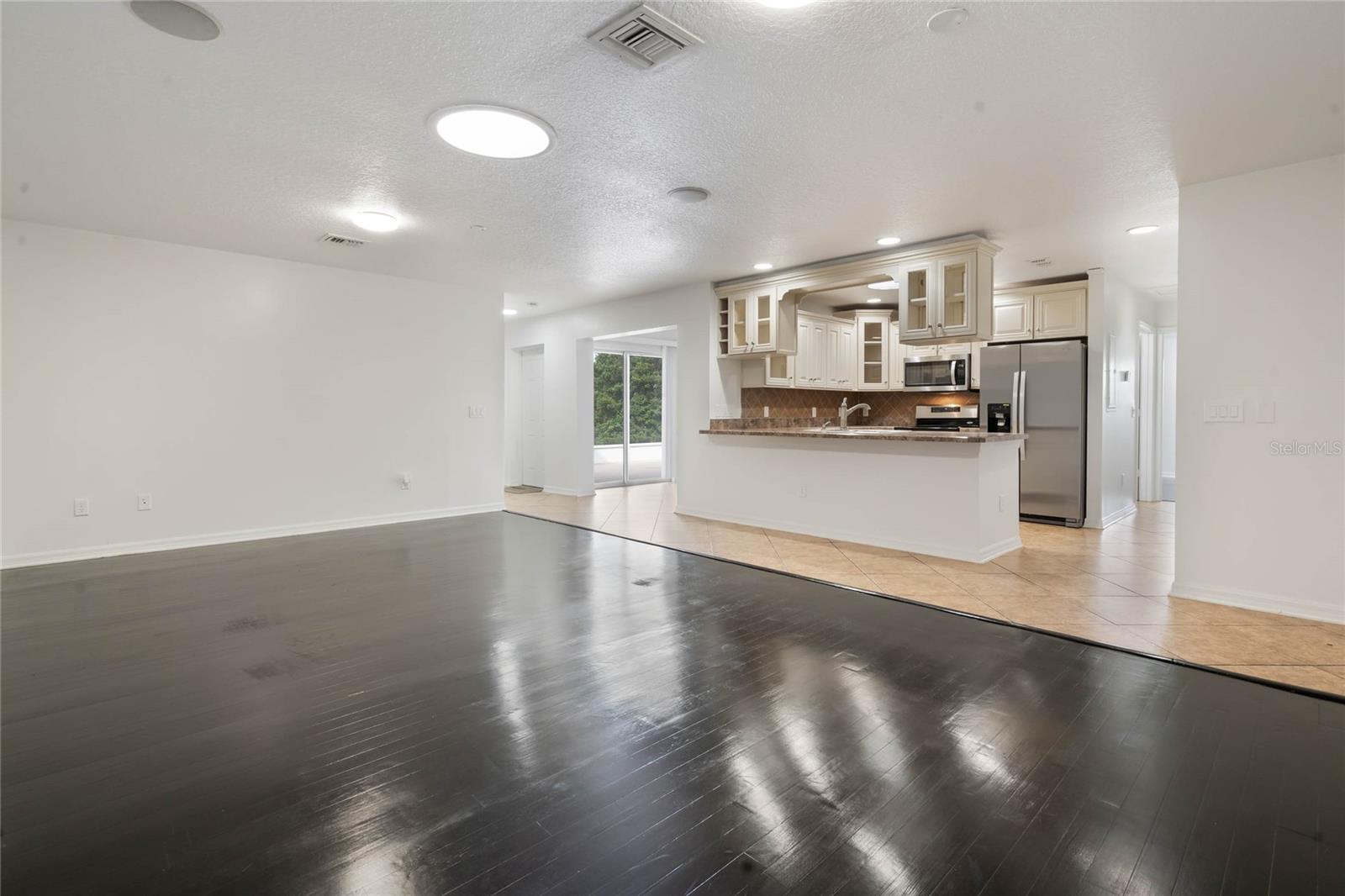 907 WILLOW DR, LEESBURG, FL, 34748