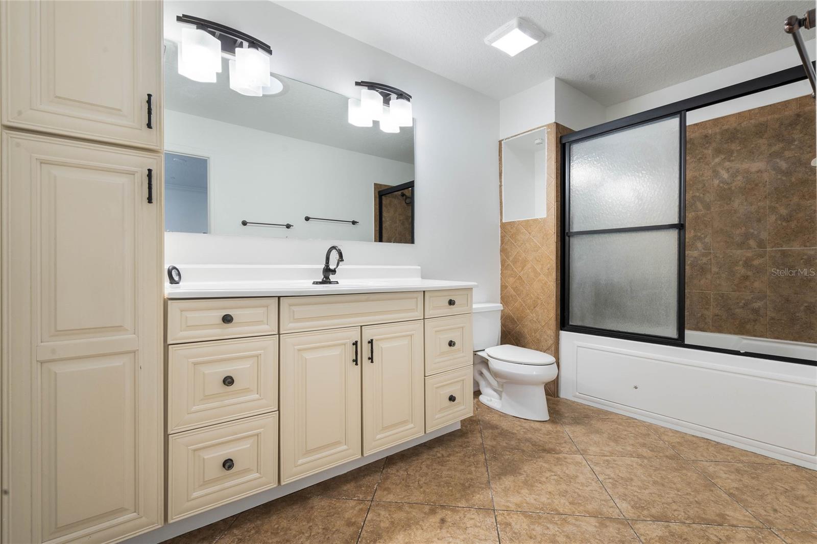 907 WILLOW DR, LEESBURG, FL, 34748