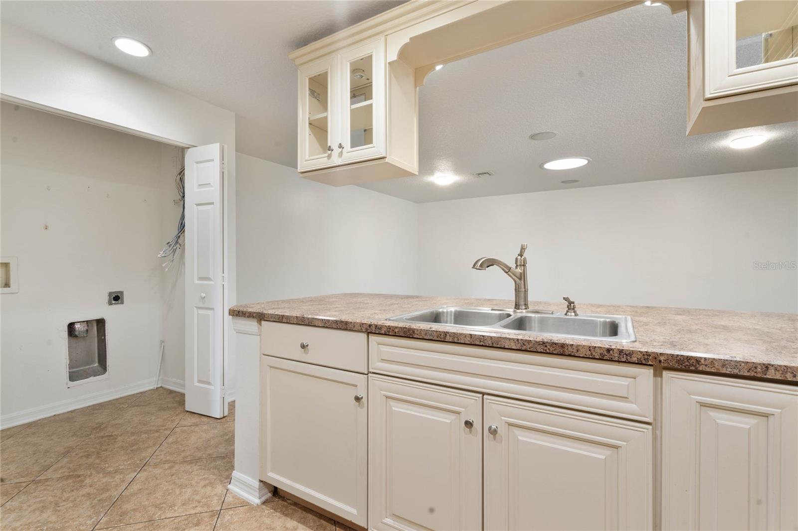 907 WILLOW DR, LEESBURG, FL, 34748