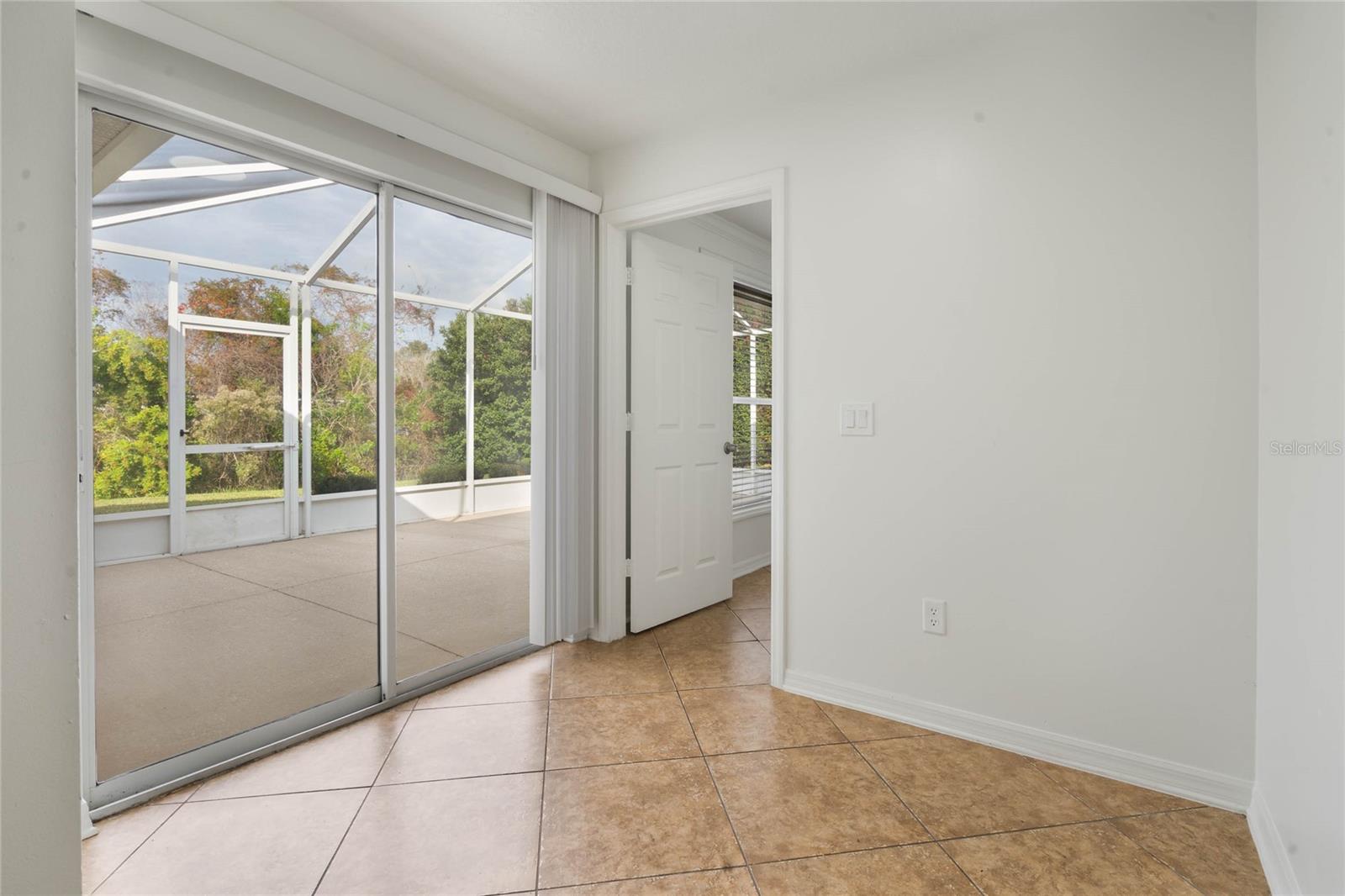 907 WILLOW DR, LEESBURG, FL, 34748