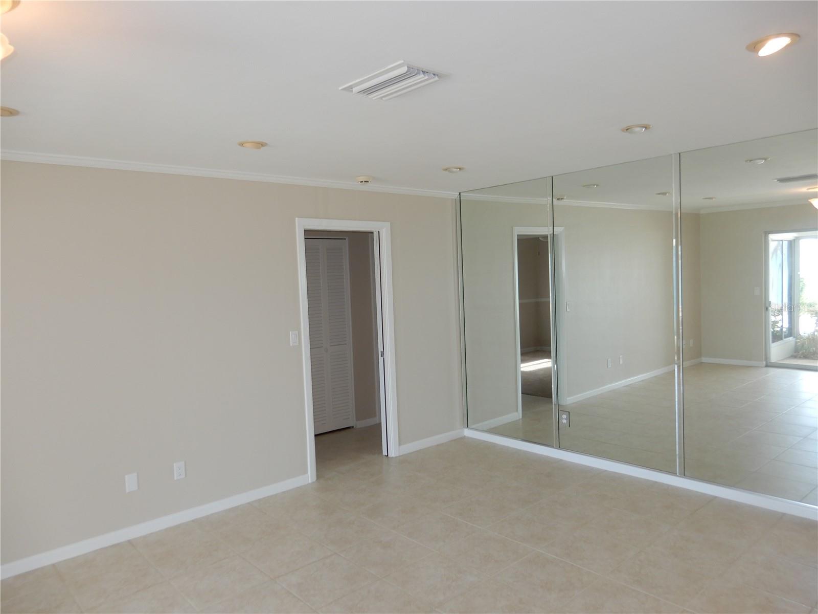 337 1ST ST W, TIERRA VERDE, FL, 33715