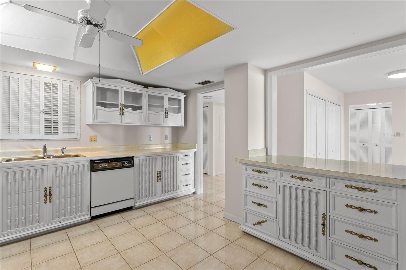 5200 BRITTANY DR S #4-1102, ST PETERSBURG, FL, 33715