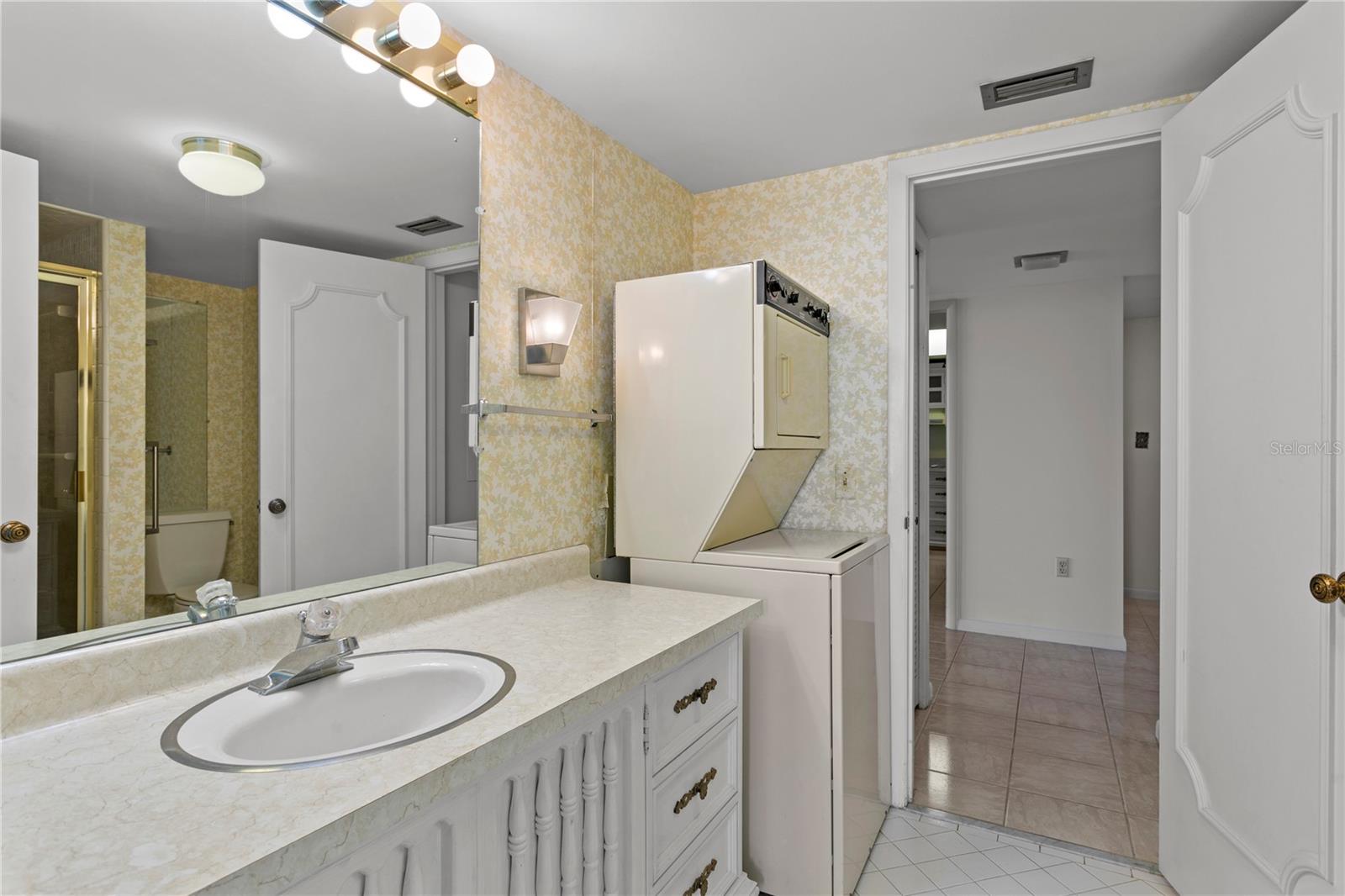 5200 BRITTANY DR S #4-1102, ST PETERSBURG, FL, 33715