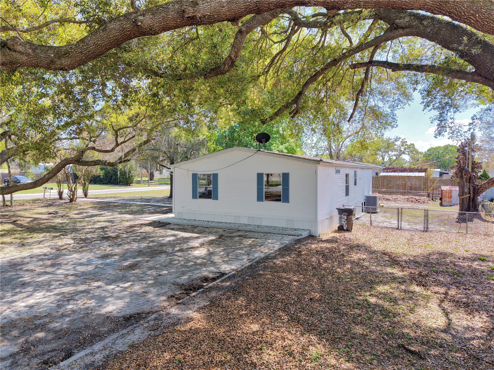 322 CLEARWATER LAKE DR, POLK CITY, FL, 33868